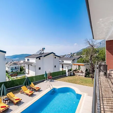 Hotel Defne *